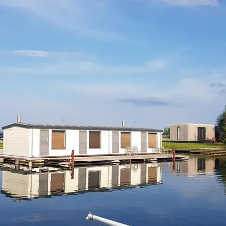 Floatel - De Schans Alphen 公寓式酒店 *