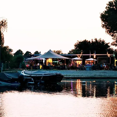 Floatel - De Schans Alphen شقة فندقية