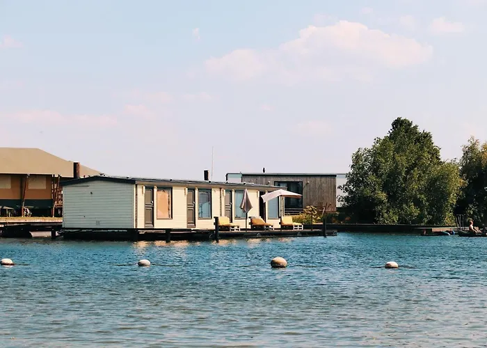 Apartahotel Floatel - De Schans Alphen 3*