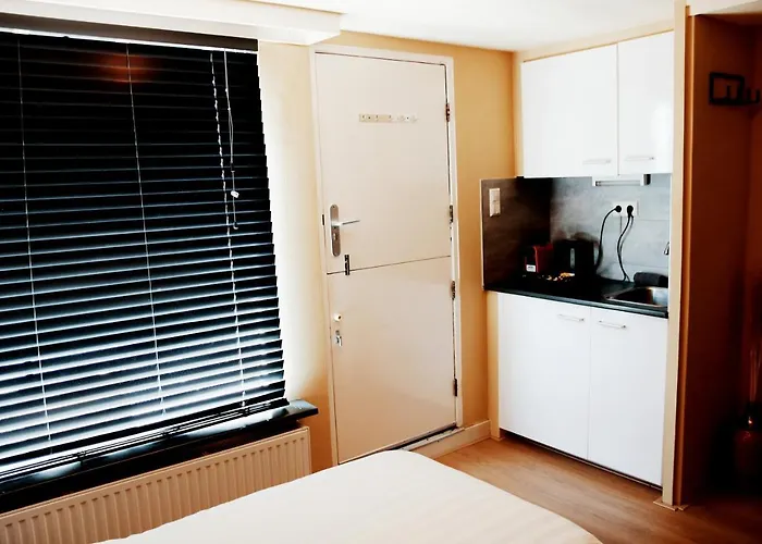 Floatel - De Schans Alphen 3*