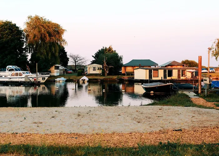 Floatel - De Schans Alphen 3*