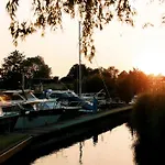 公寓式酒店 Floatel - De Schans Alphen Benedeneind